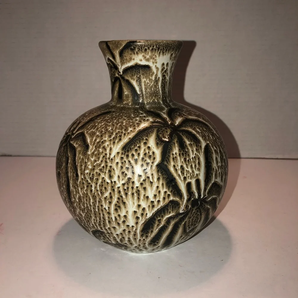 New Anthropologie Home Decor Halloween Creepy Crawler Ceramic Vase / Pitcher